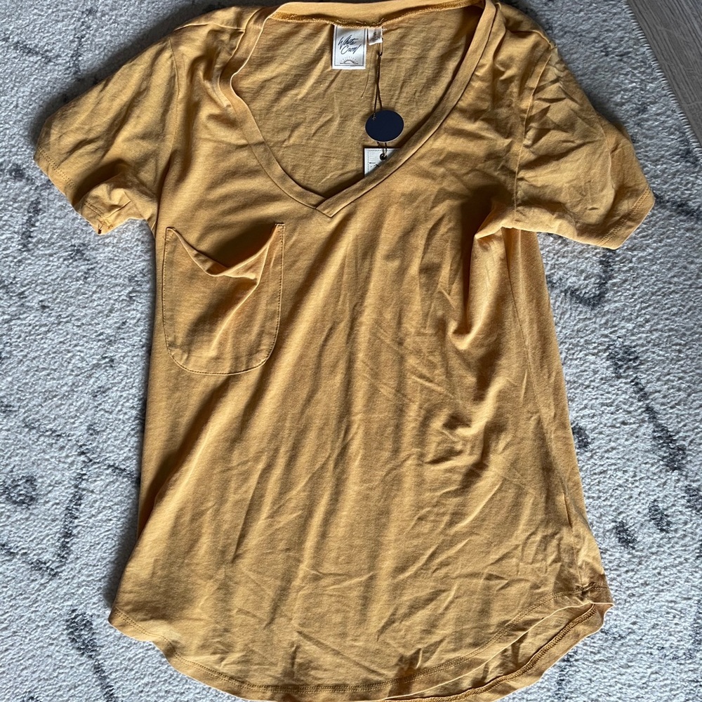 White crow tee